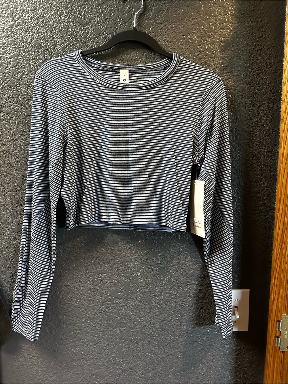 Lululemon Hold Tight Straight-Hem Cropped LS - size 8 - NWT